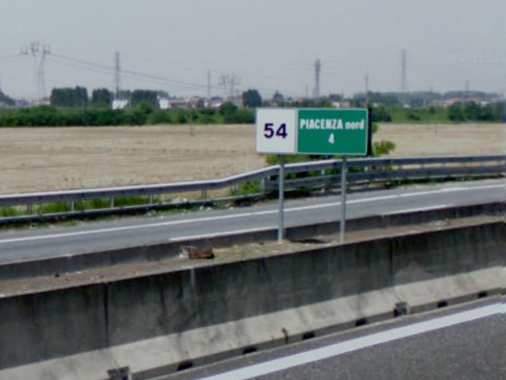 Forse, quando sono stati selezionate le figure dei quiz l'uscita di Piacenza Sud sulla A1 non era stata ancora realizzata.